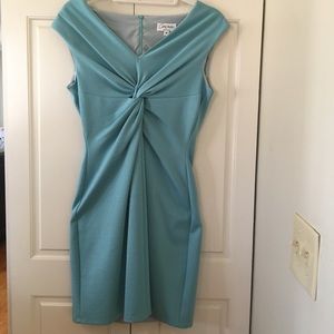 🌷Amy Matto New Twist Front Knit Dress 🌷